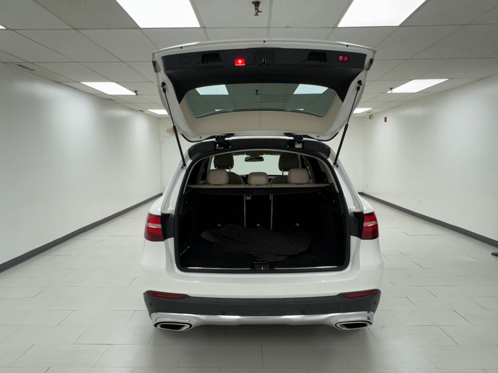 2017 Mercedes Benz GLC 300 4MATIC photo 33