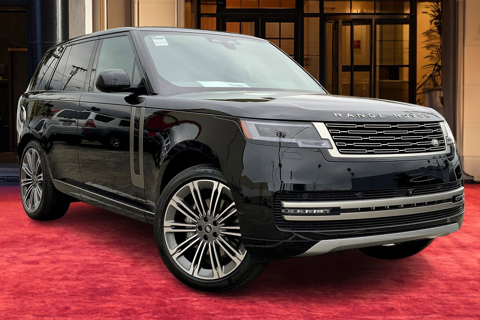 2025 Land Rover Range Rover SE photo 14