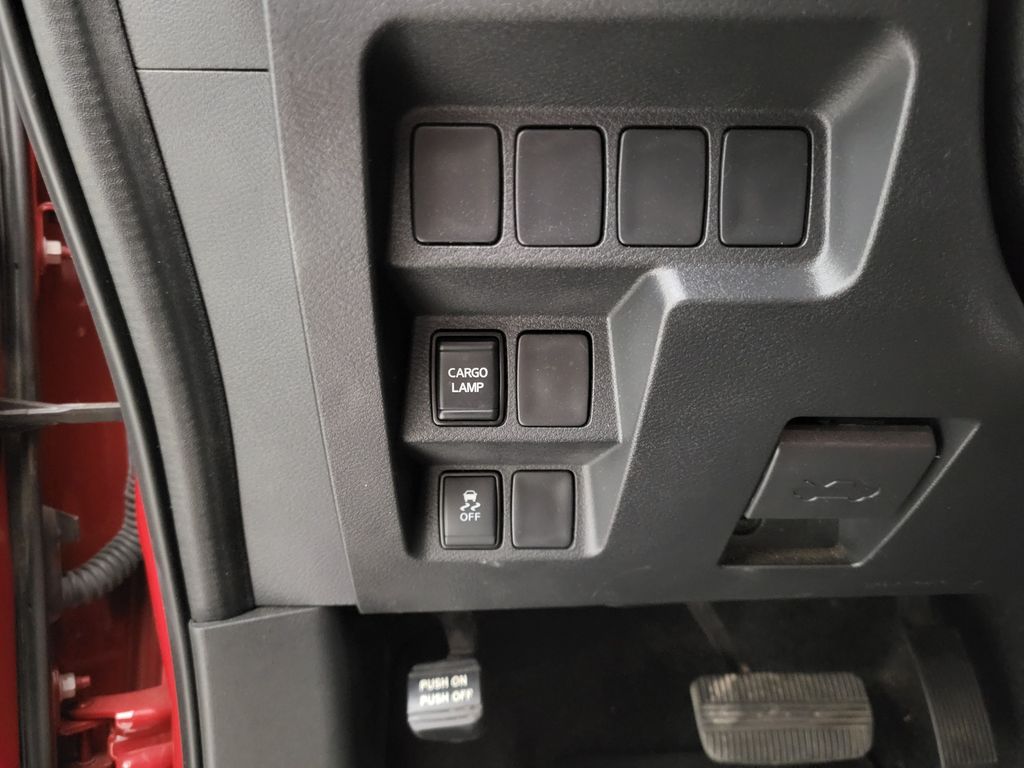 2022 Nissan Frontier SV photo 3