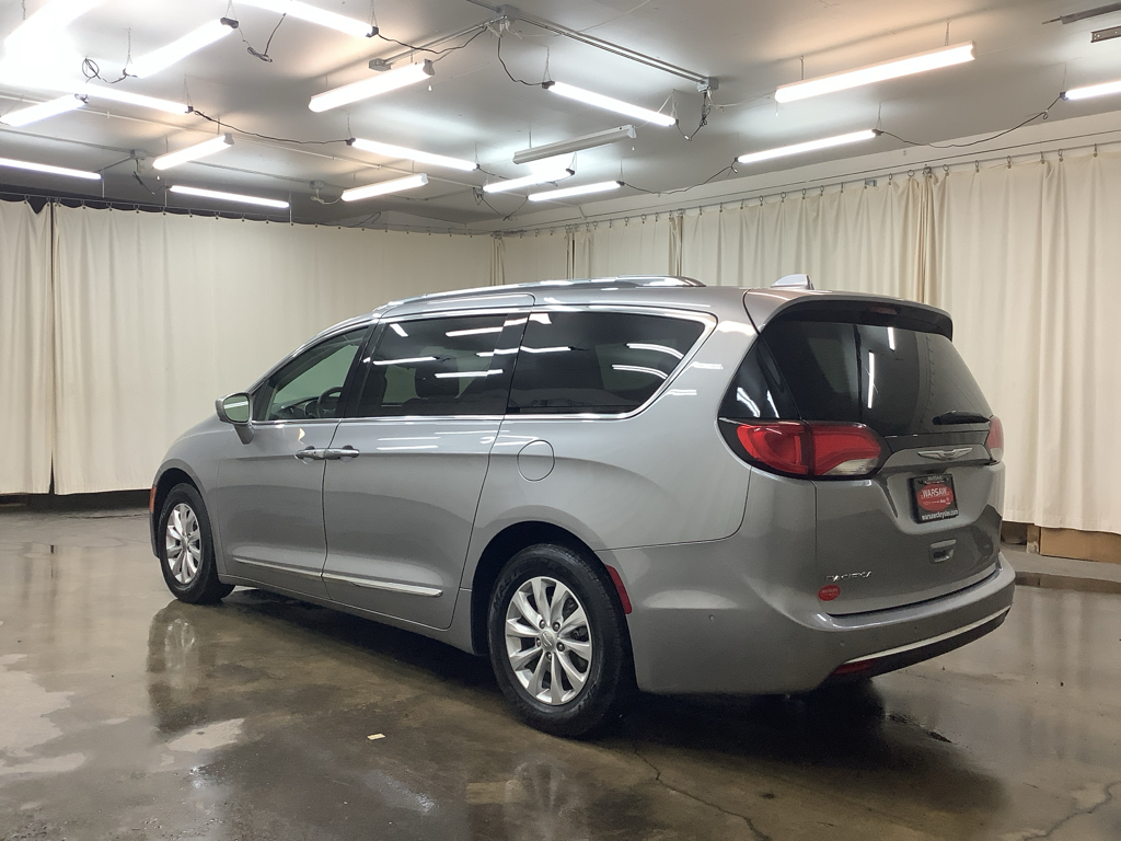 2018 Chrysler Pacifica Touring L photo 7