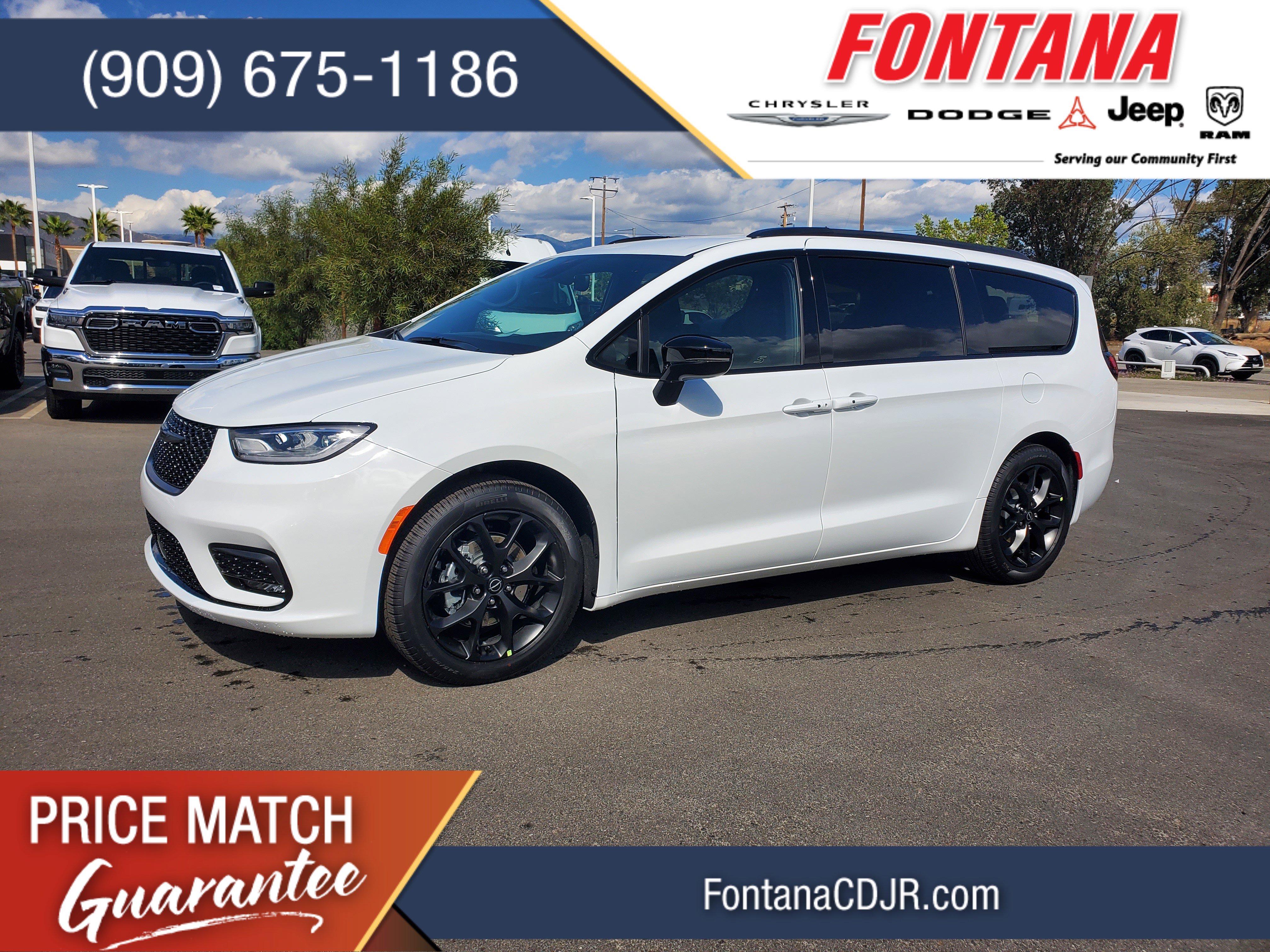 2026 Chrysler Pacifica Select's photo