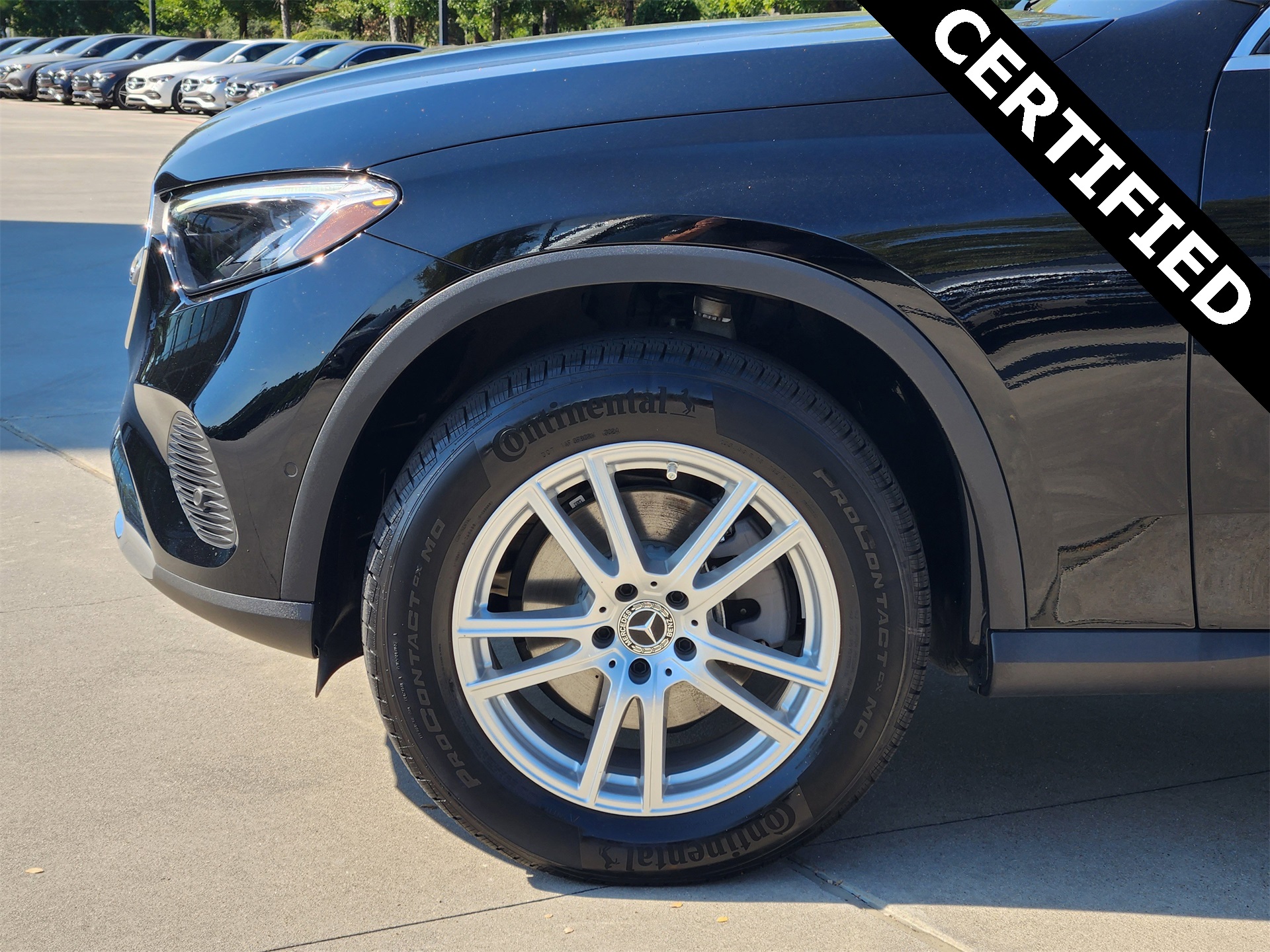 2025 Mercedes Benz GLC 300 photo 5