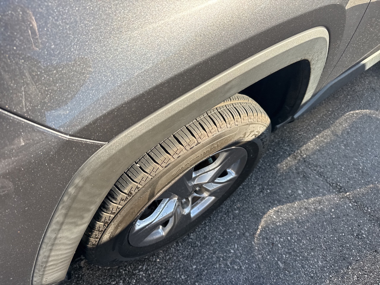 2022 Toyota RAV4 XLE photo 4