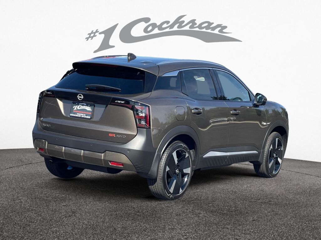 2026 Nissan Kicks SR photo 5