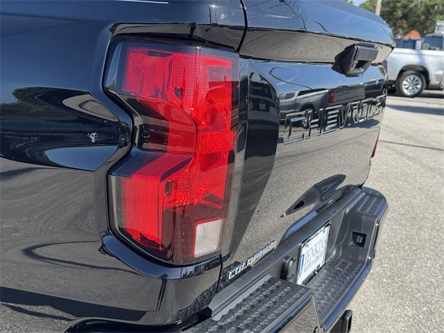 2025 Chevrolet Colorado LT photo 9
