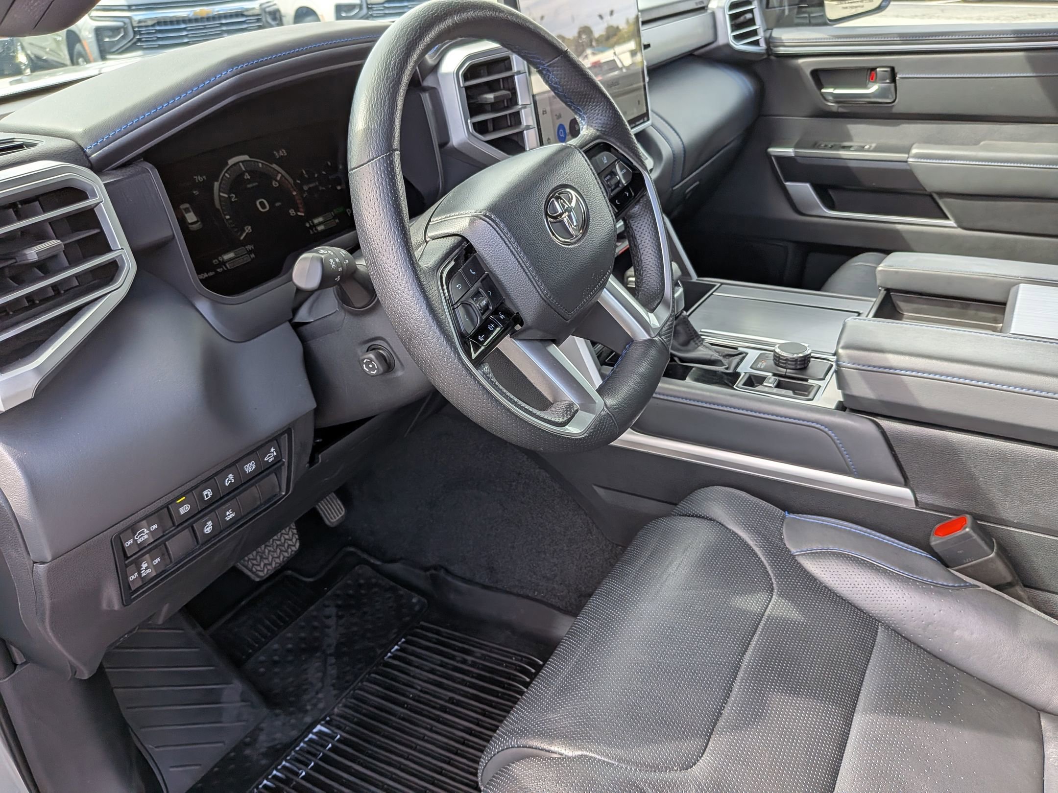2023 Toyota Sequoia Platinum photo 16