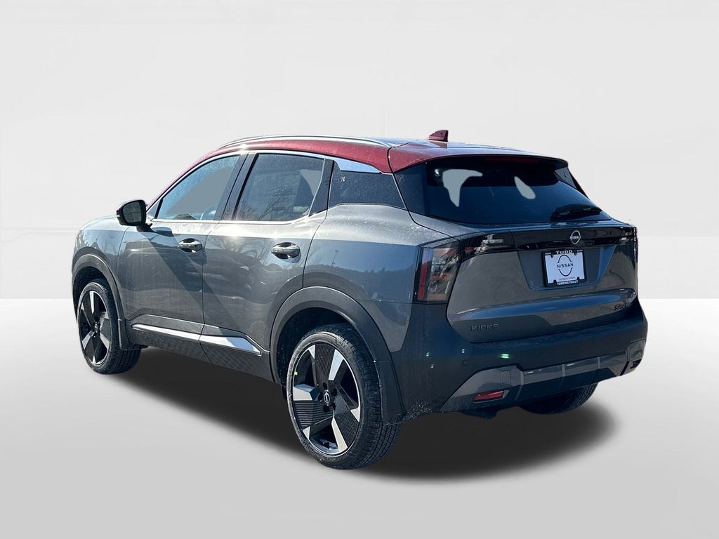 2025 Nissan Kicks SR photo 2
