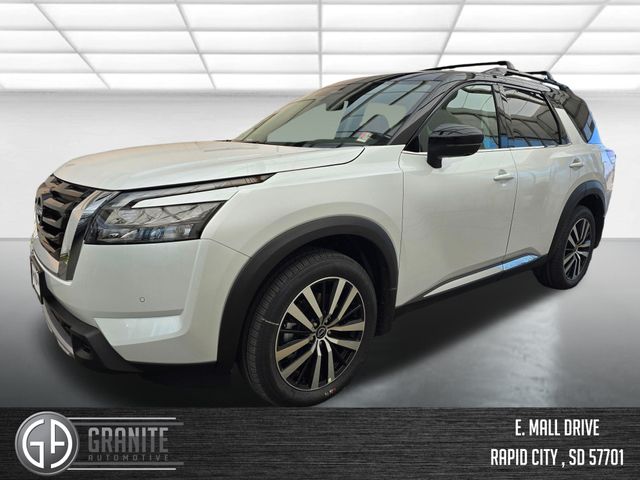 2025 Nissan Pathfinder Platinum's photo