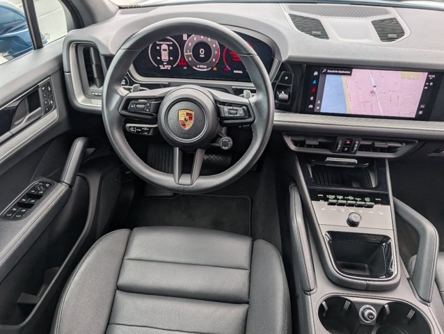 2024 Porsche Cayenne photo 17