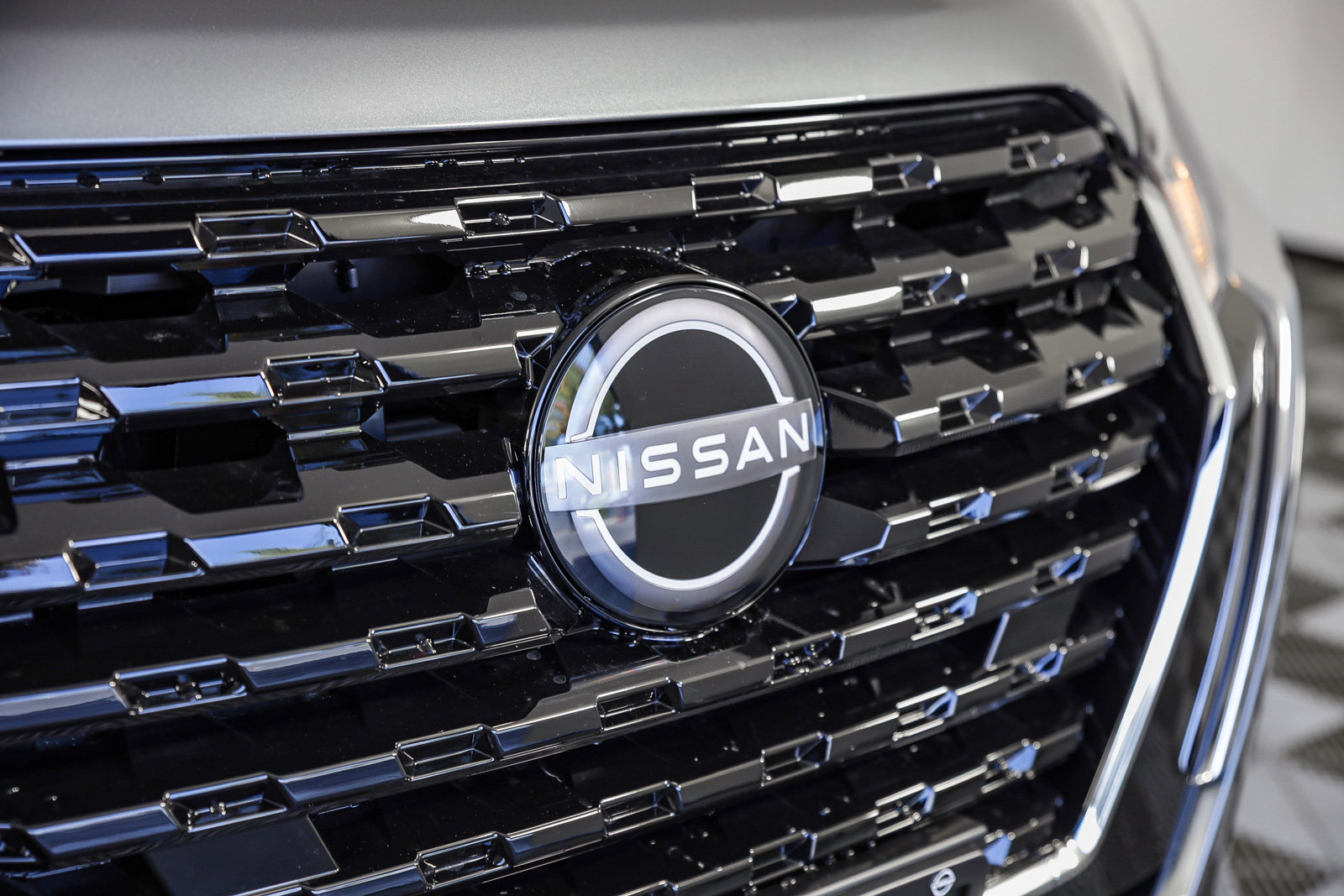 2025 Nissan Kicks Play S photo 3