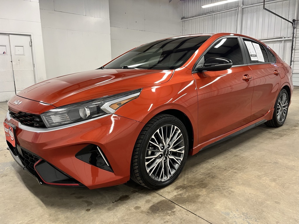 2022 Kia Forte GT-Line photo 3