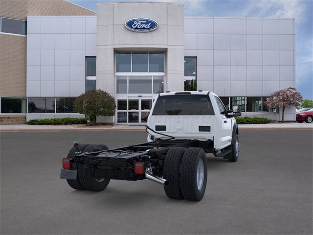 2025 Ford F-600 photo 8