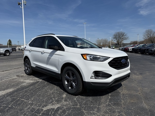 2024 Ford Edge SEL photo 2