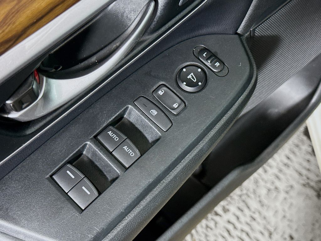 2018 Honda CR-V EX-L photo 15