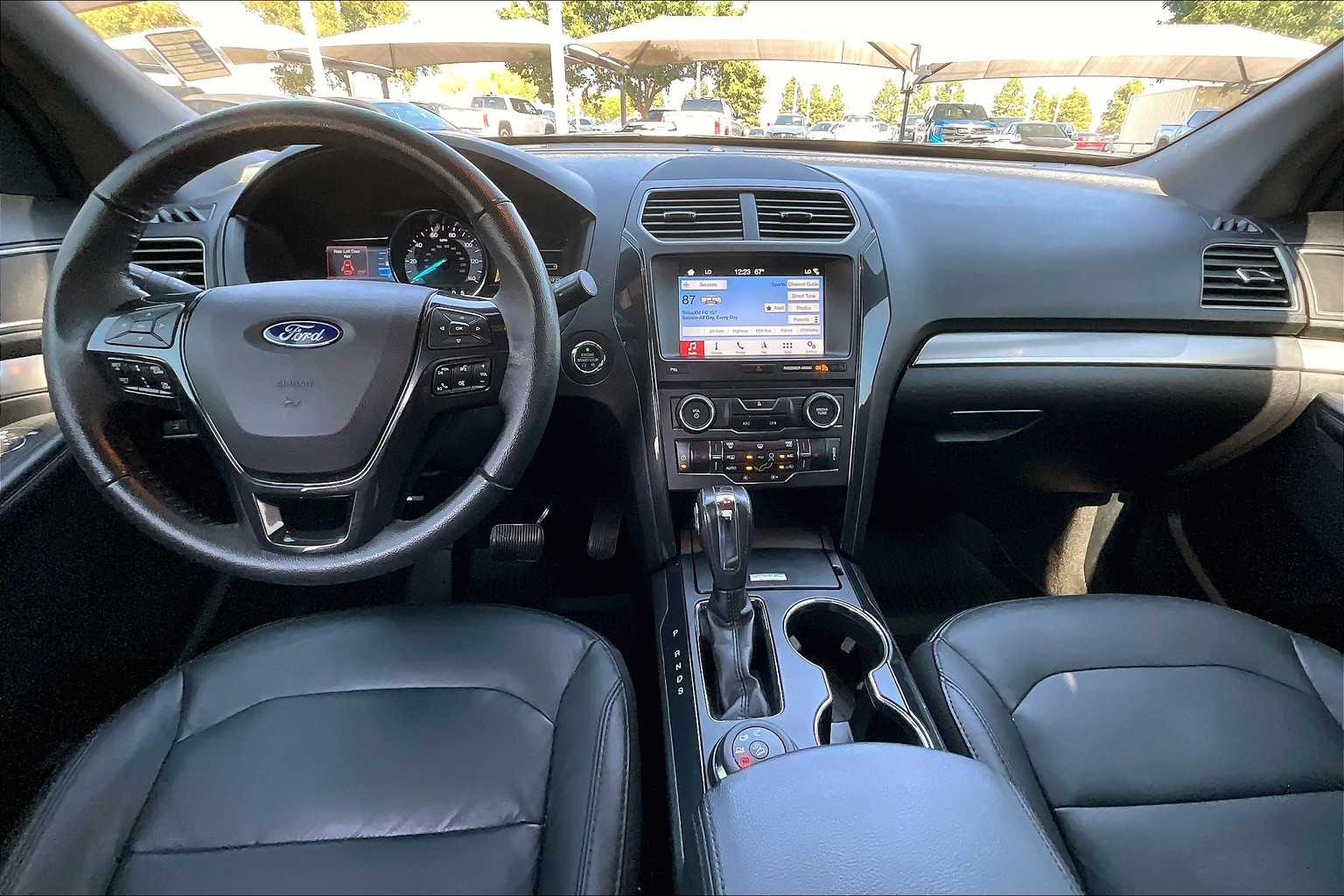 2018 Ford Explorer XLT photo 13