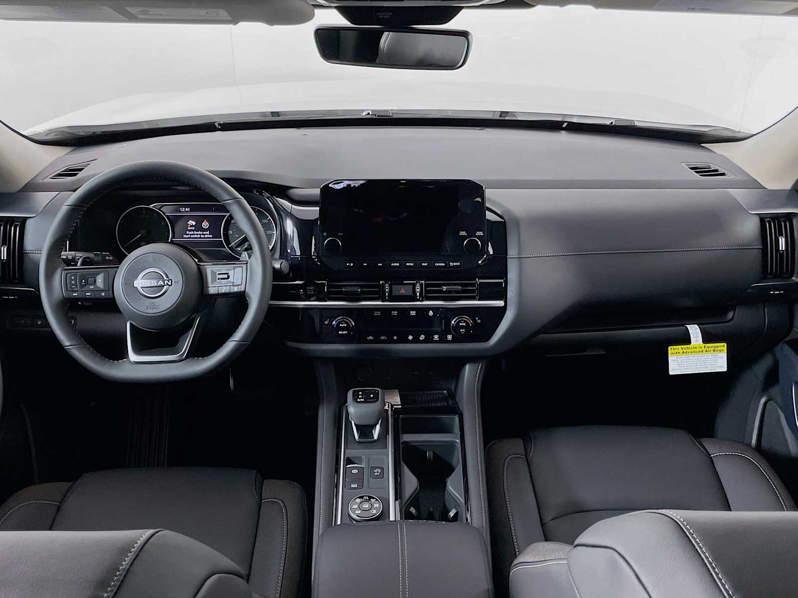 2025 Nissan Pathfinder SL photo 3