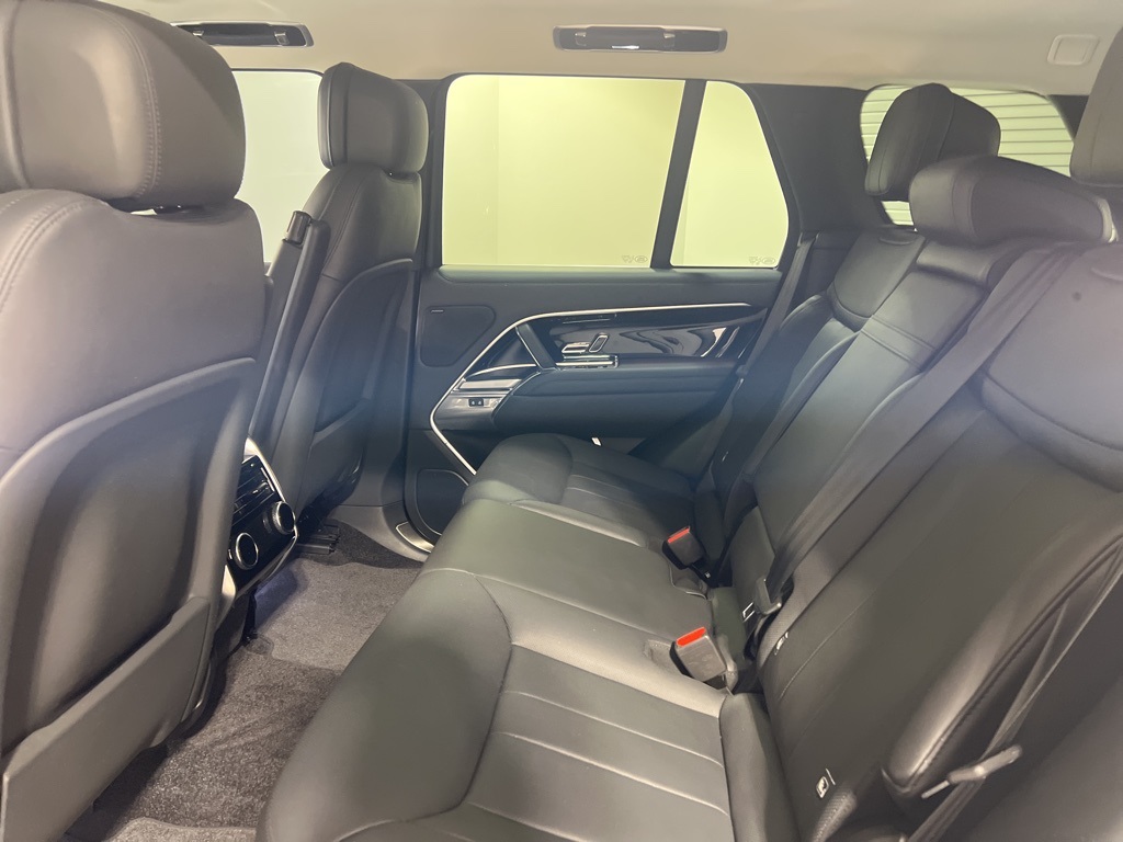 2023 Land Rover Range Rover SE photo 20