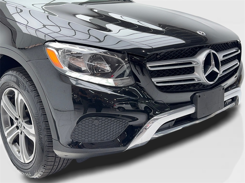 2019 Mercedes Benz GLC 300 photo 2