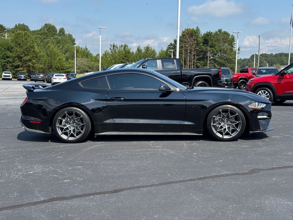2022 Ford Mustang GT Premium photo 2