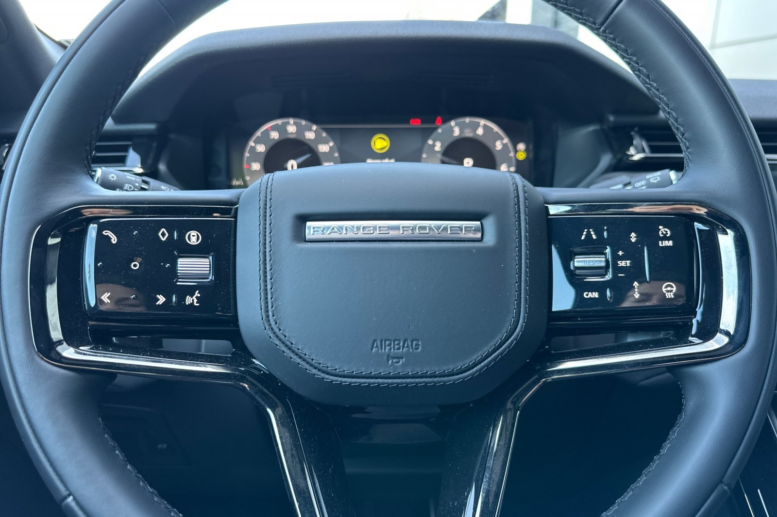 2025 Land Rover Range Rover Velar SE photo 22