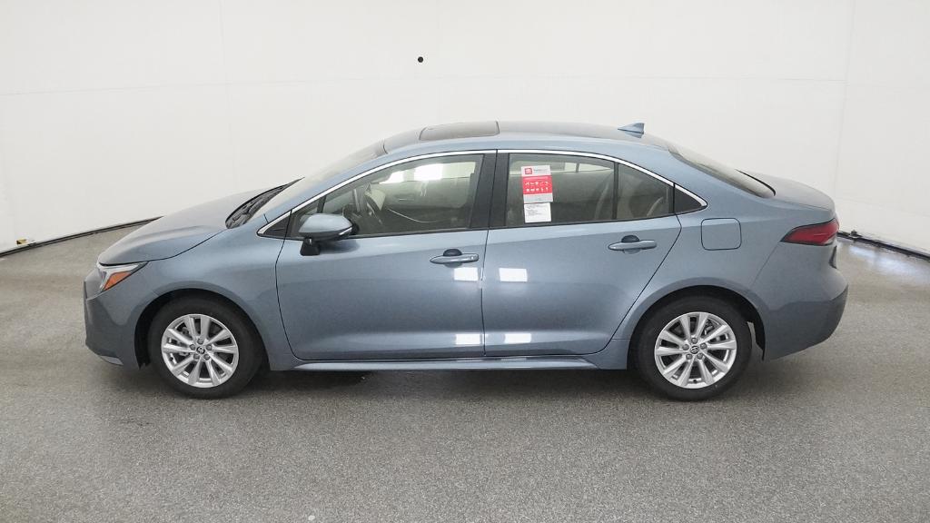 2025 Toyota Corolla Hybrid XLE photo 9