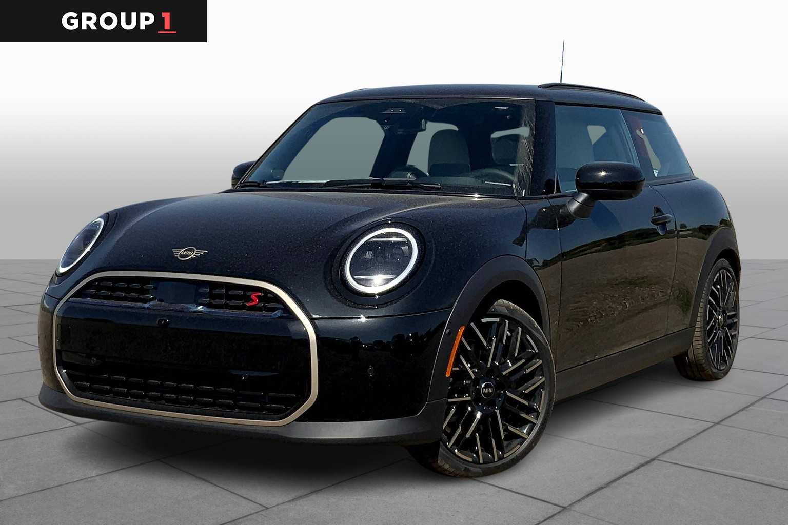 2025 MINI Hardtop 2 Door S's photo