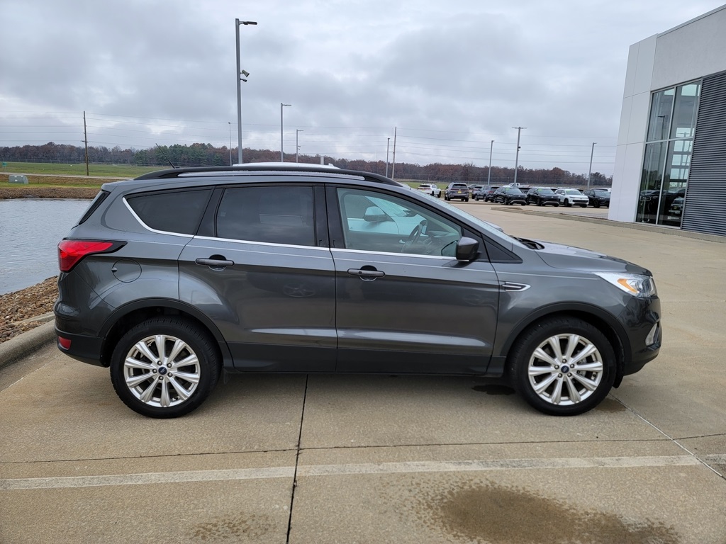 2019 Ford Escape SEL photo 2