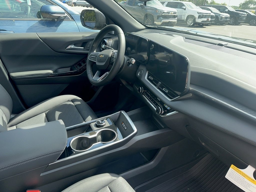 2026 Chevrolet Equinox LT photo 4