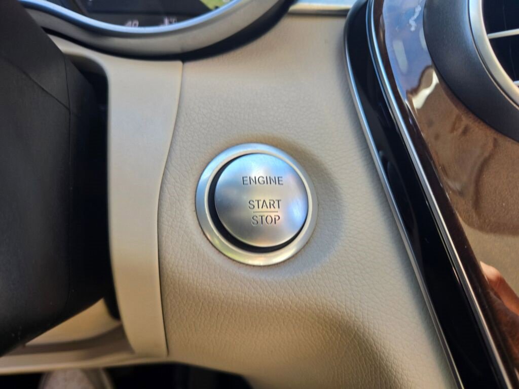 2017 Mercedes Benz C 300 4MATIC Sedan photo 23