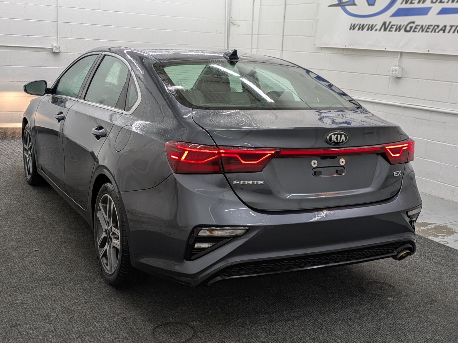 2019 Kia Forte EX photo 2