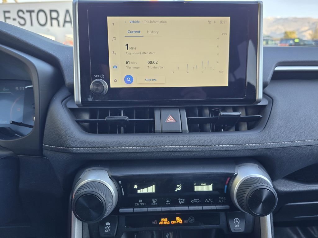 2024 Toyota RAV4 LE photo 3