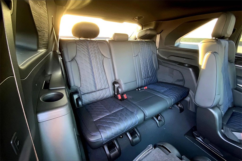 2025 Cadillac Escalade IQ Luxury photo 25