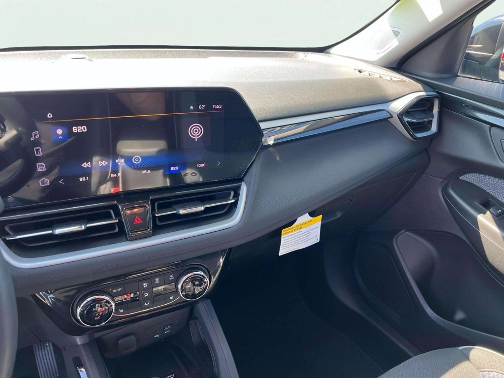 2025 Chevrolet Trailblazer LT photo 8