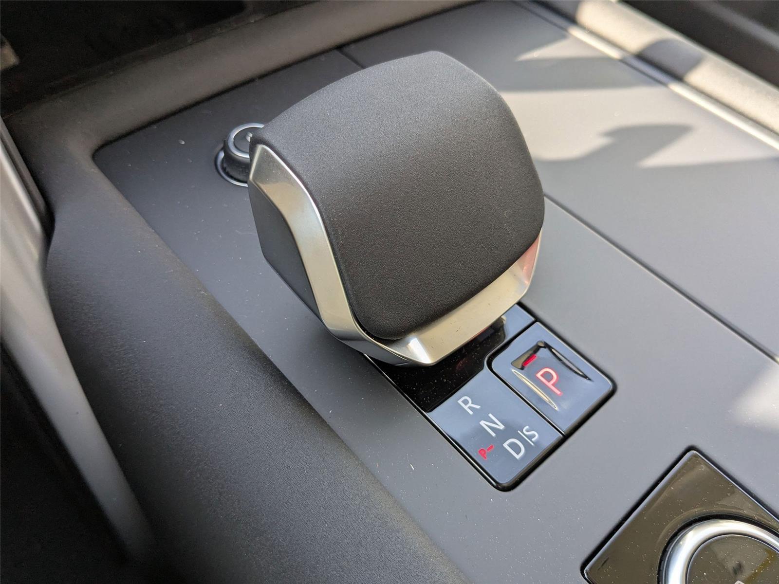 2025 Land Rover Discovery SE photo 20