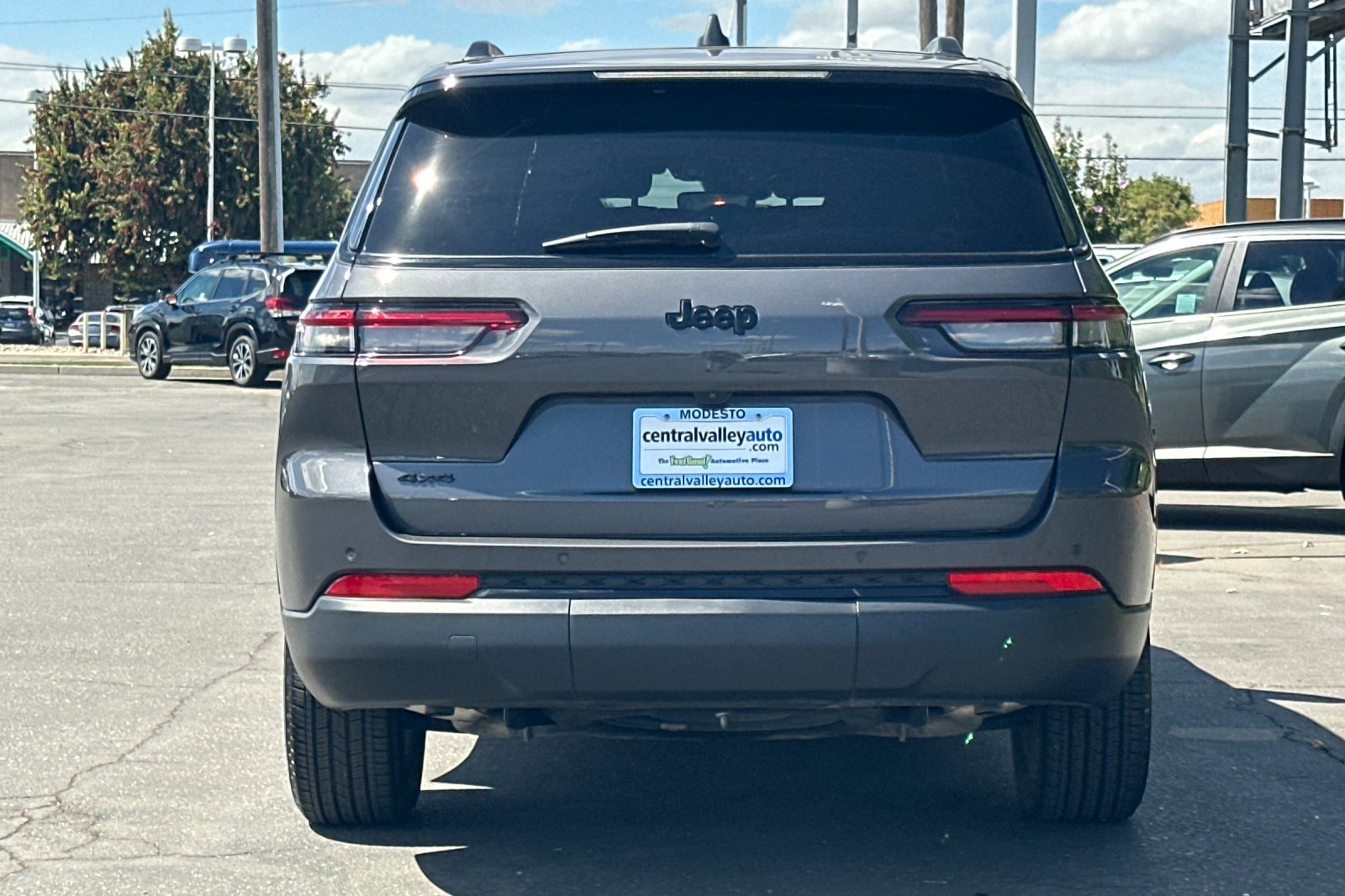 2024 Jeep Grand Cherokee Altitude photo 5