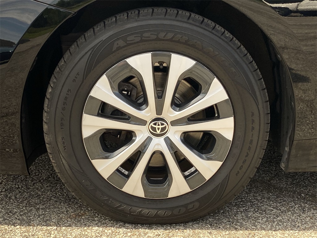 2021 Toyota Prius Prime LE photo 18
