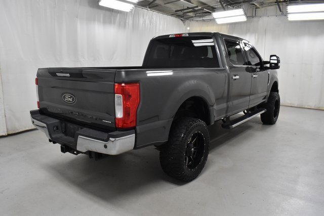 2017 Ford F-250 XLT photo 4
