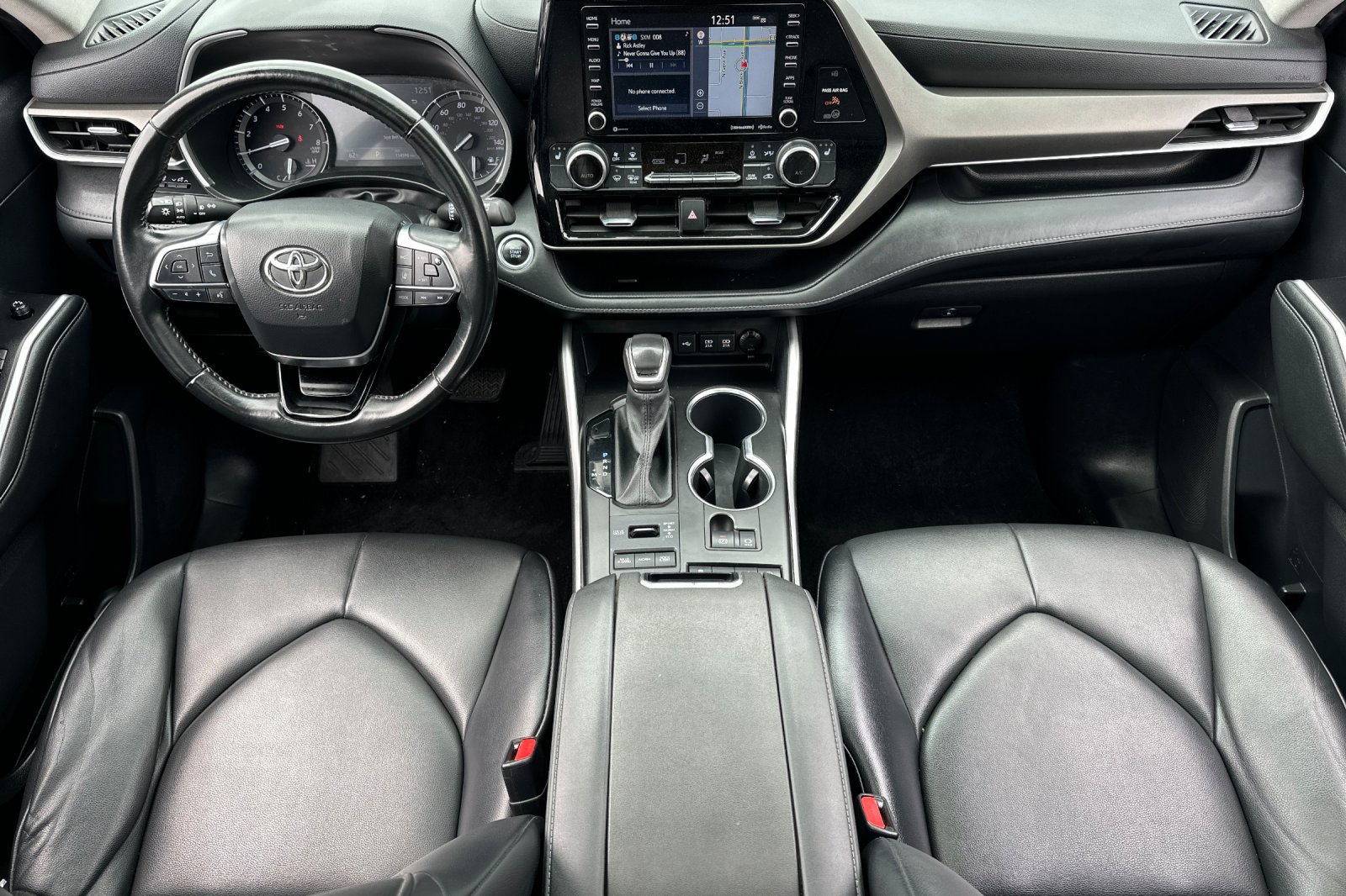 2021 Toyota Highlander XLE photo 12