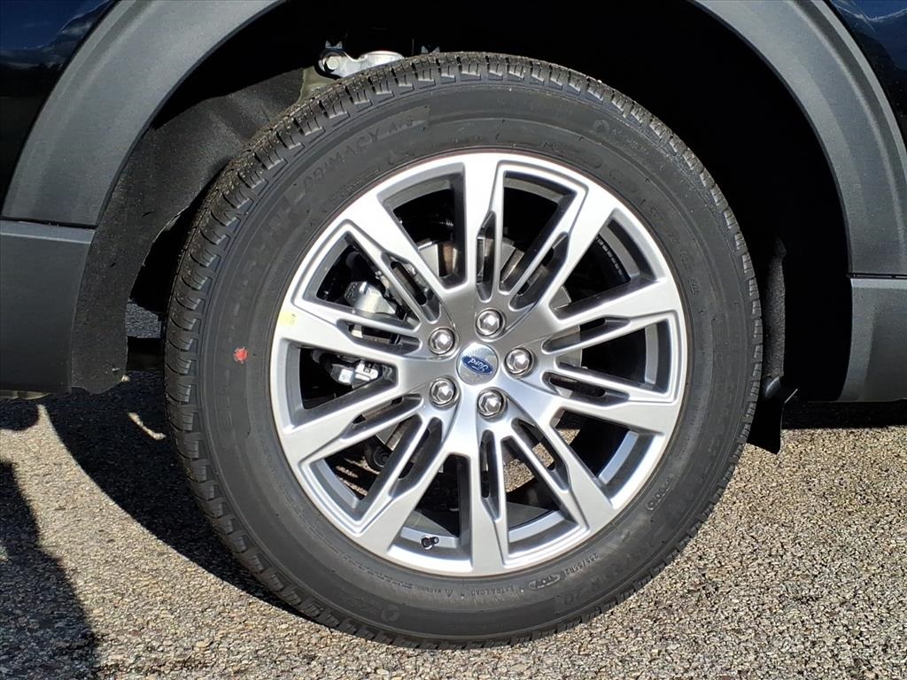 2025 Ford Explorer photo 4