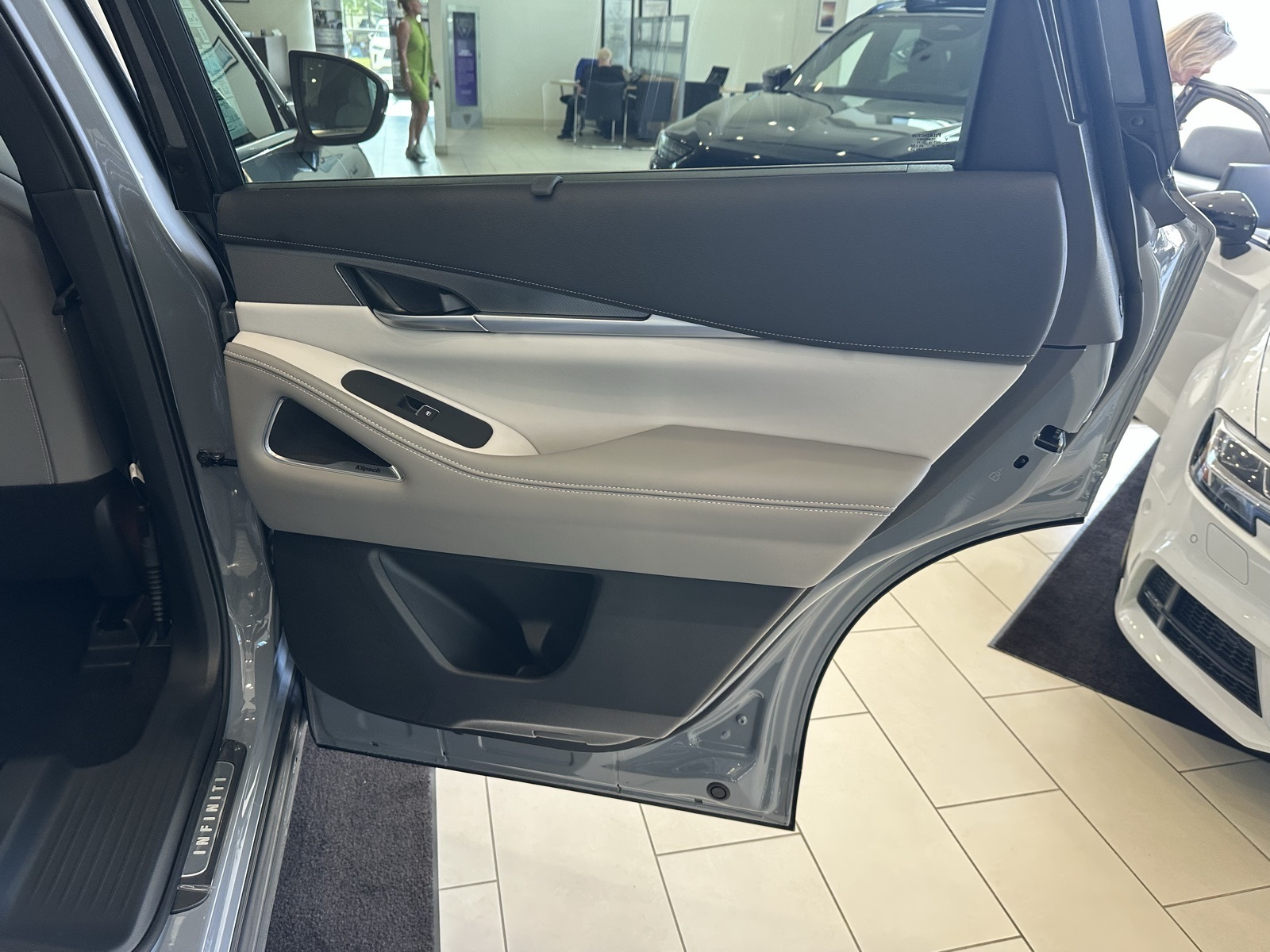 2026 Infiniti QX60 Luxe photo 29