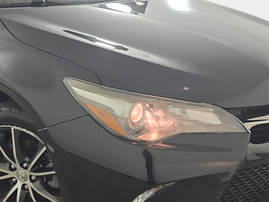 2015 Toyota Camry XSE photo 27