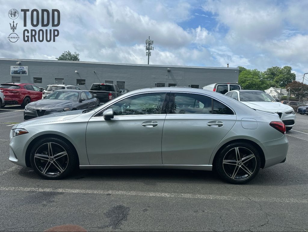 2022 Mercedes Benz A 220 4MATIC photo 2
