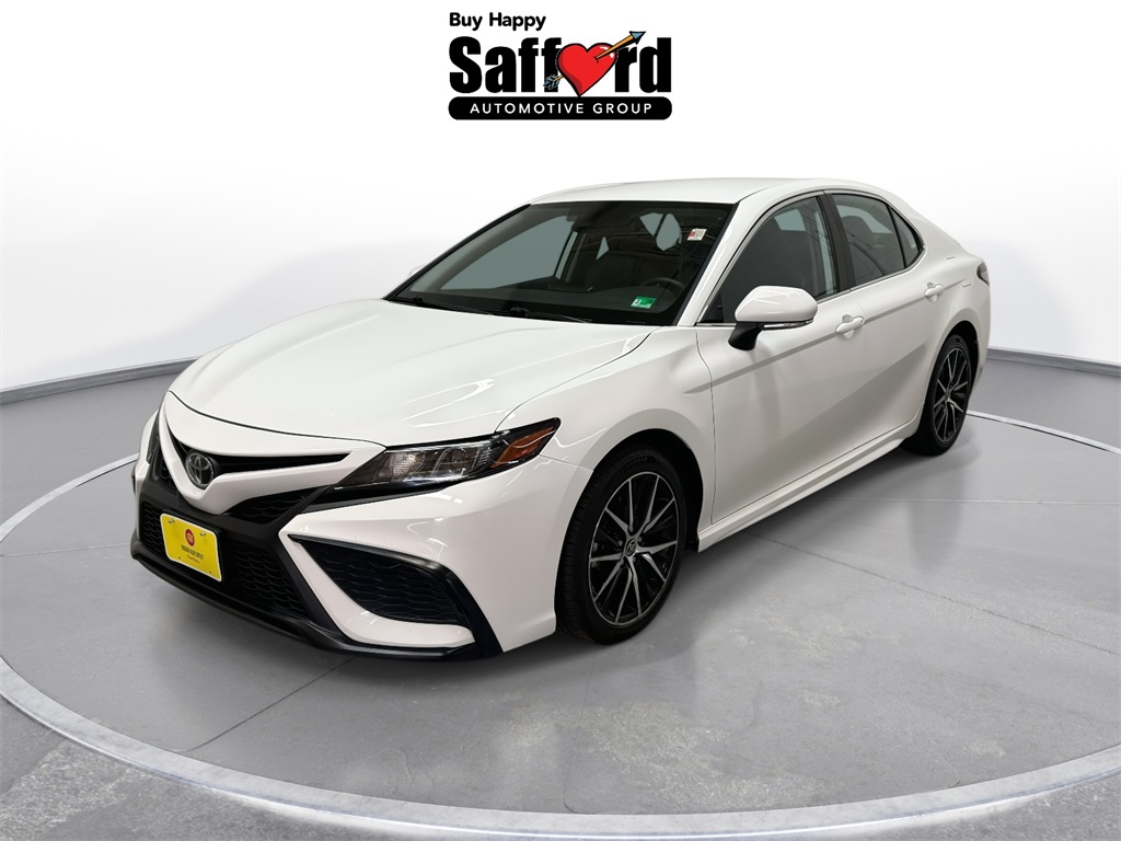 2023 Toyota Camry SE's photo