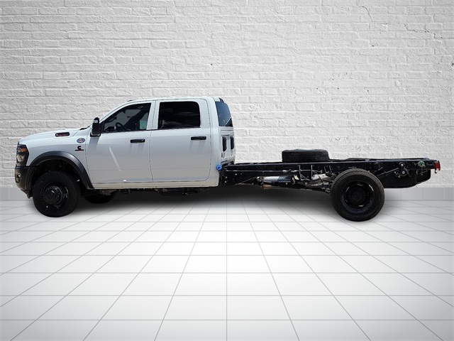 2025 Ram 4500 Tradesman photo 2