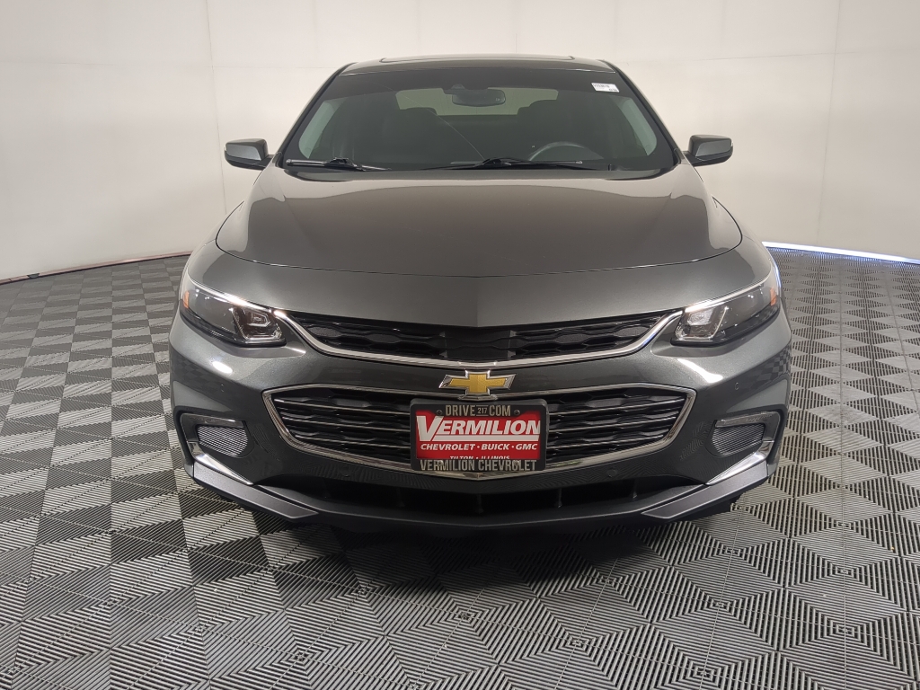 2017 Chevrolet Malibu Premier photo 3