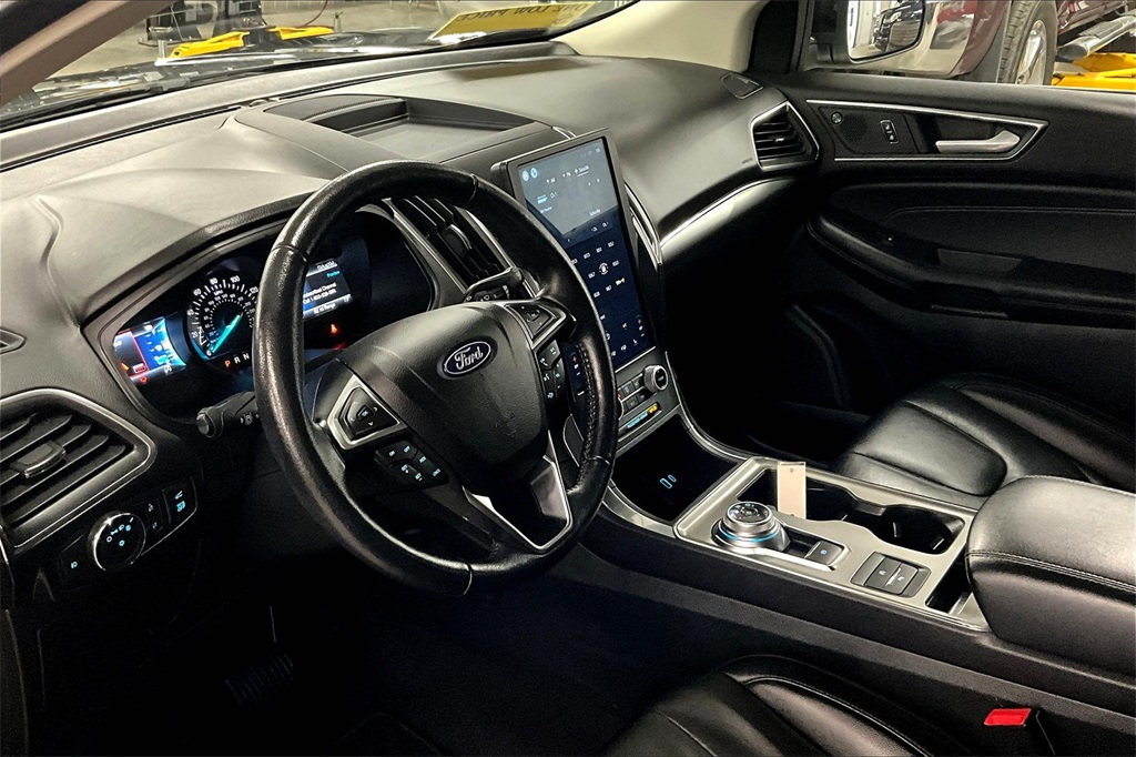 2022 Ford Edge Titanium photo 8