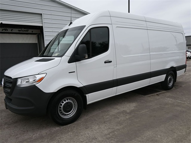2024 Mercedes-Benz eSprinter Cargo Van Base's photo