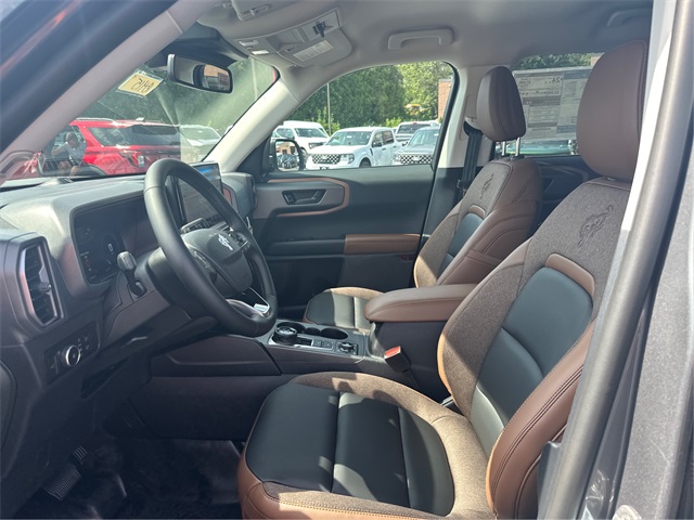 2025 Ford Bronco Sport Outer Banks photo 9