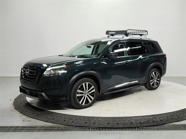 2024 Nissan Pathfinder Platinum photo 3