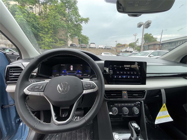 2025 Volkswagen Taos S photo 16